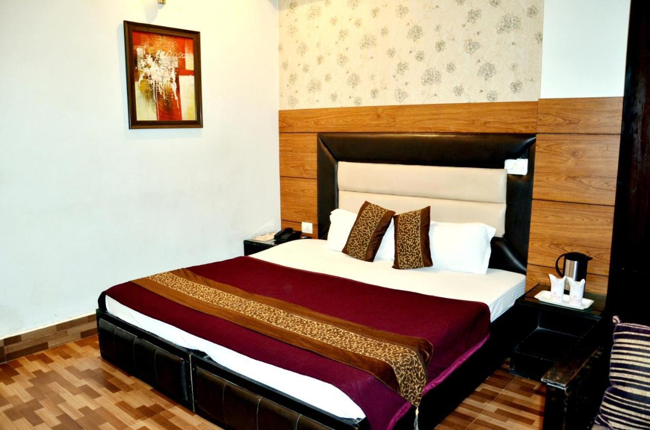Hotel B.R. Inn Pānīpat Dış mekan fotoğraf