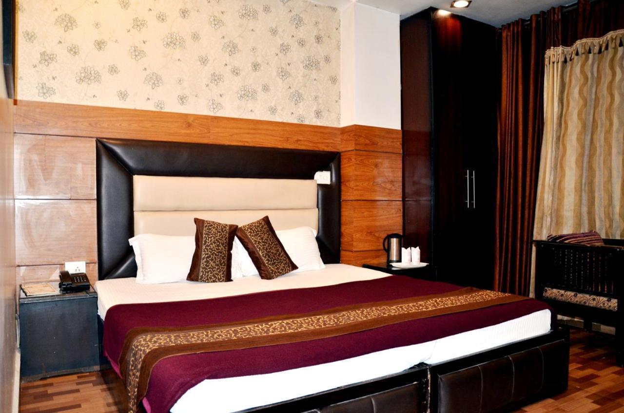 Hotel B.R. Inn Pānīpat Dış mekan fotoğraf